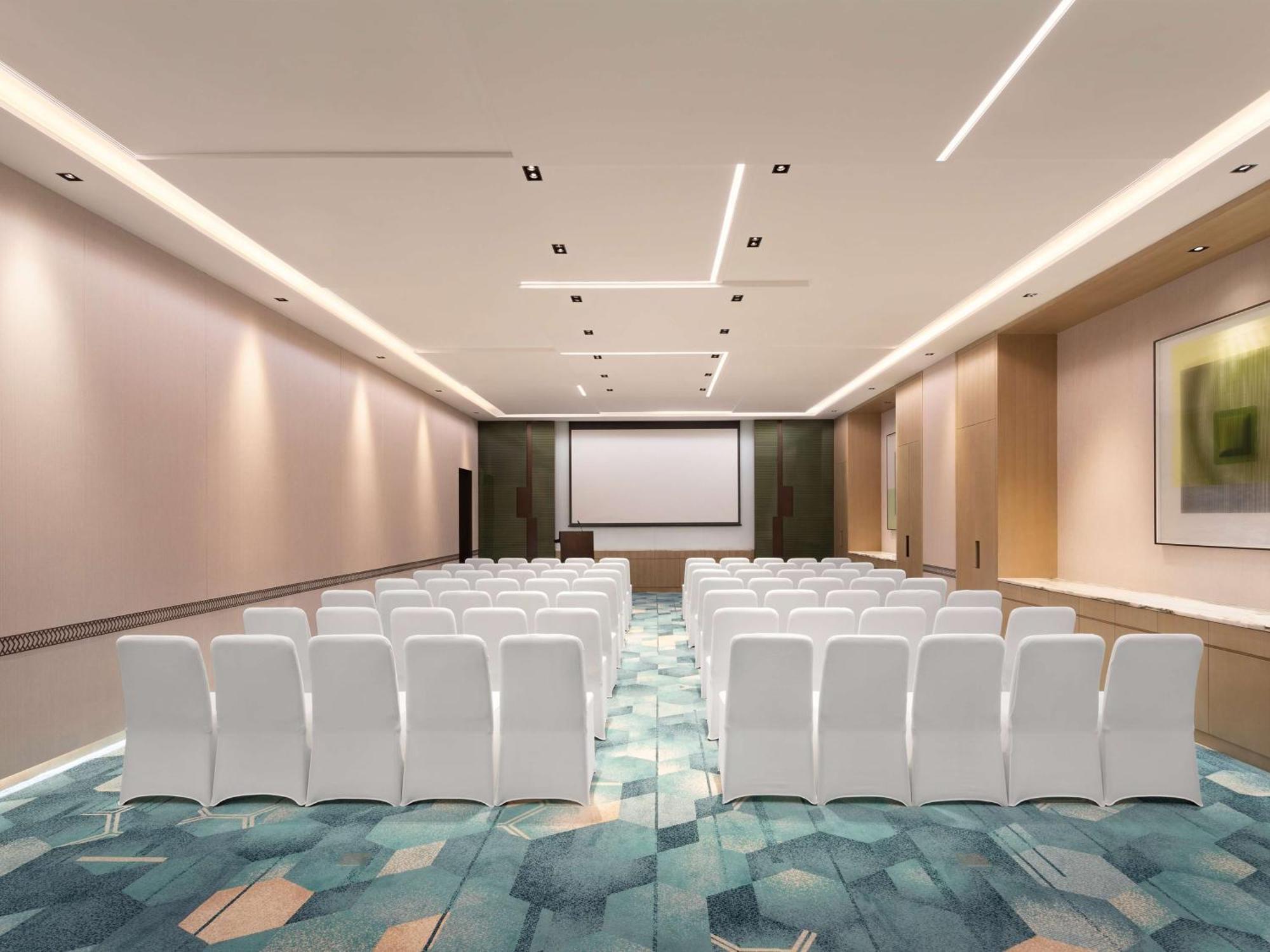 Hotel Doubletree By Hilton Kunming Airport Exterior foto