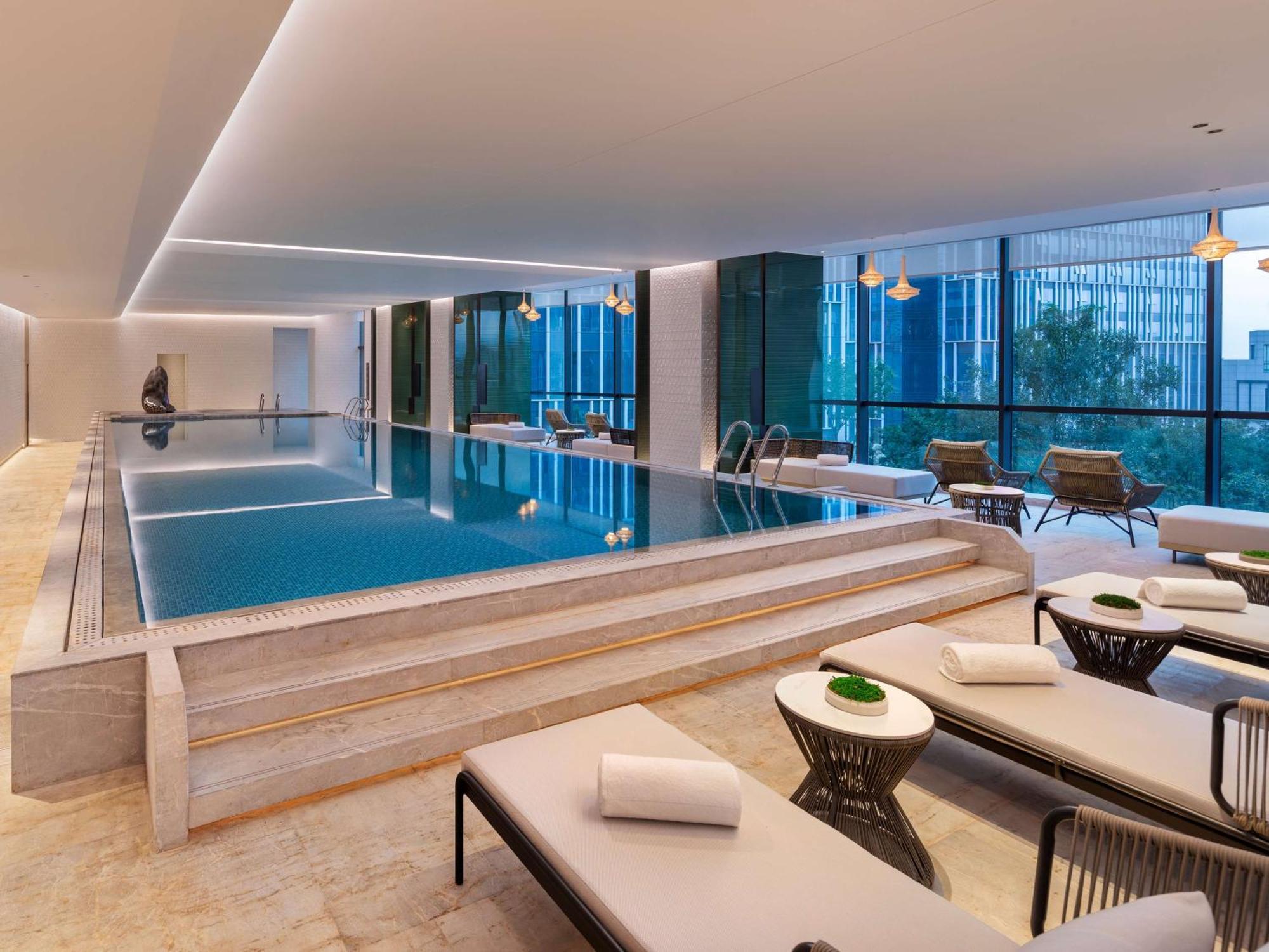 Hotel Doubletree By Hilton Kunming Airport Exterior foto