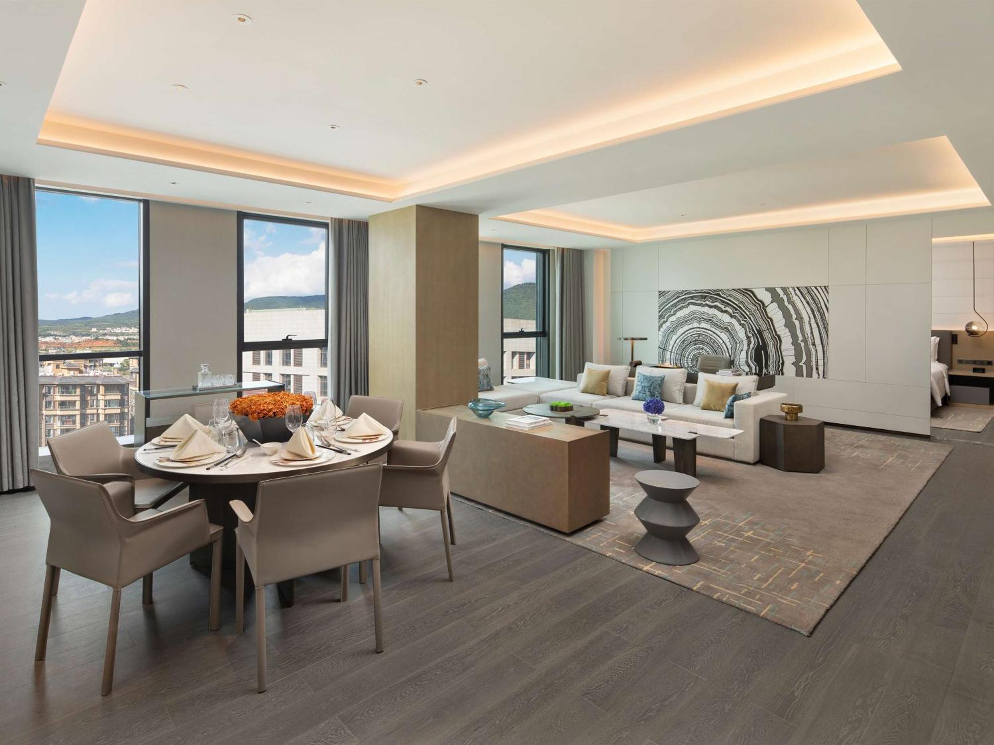 Hotel Doubletree By Hilton Kunming Airport Exterior foto
