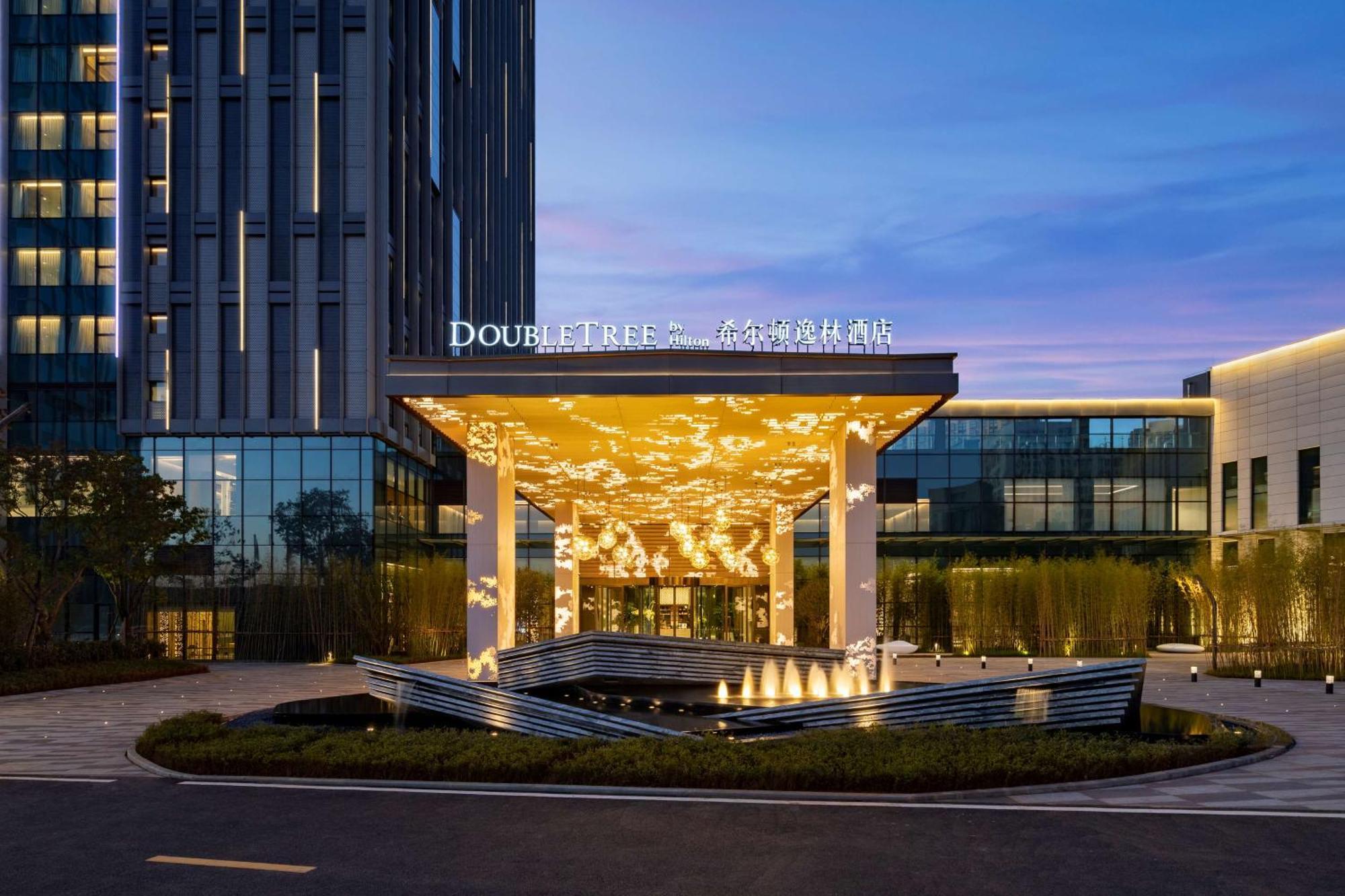 Hotel Doubletree By Hilton Kunming Airport Exterior foto